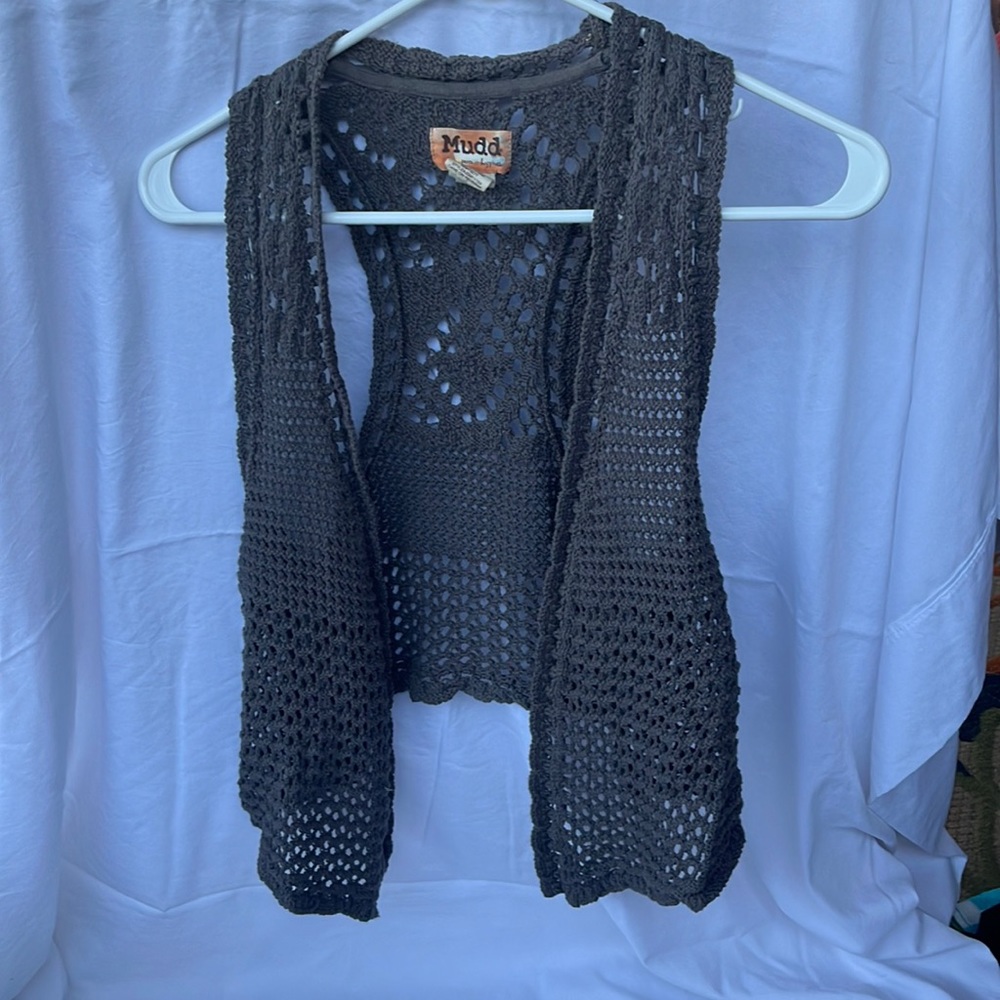 Gray crochet vest. Size M.